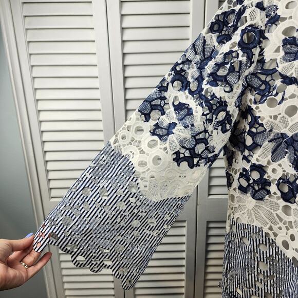 Chico’s Navy White Lace Blouse Size Large Bell Sleeve Lined Crochet Holiday Work - Picture 4 of 9